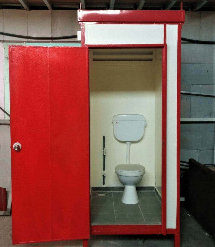 Cabin Toilet 00020